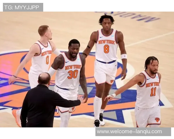 普尔全场表现低迷仅得5分三分球垃圾时间发力展现风采